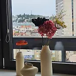 Panorama View Design Apts In Old Town - Free Parking Apartment *