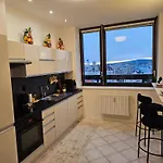 Panorama View Design Apts In Old Town - Free Parking Pressburg