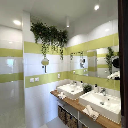 Panorama View Design Apts In Old Town - Free Parking Μπρατισλάβα