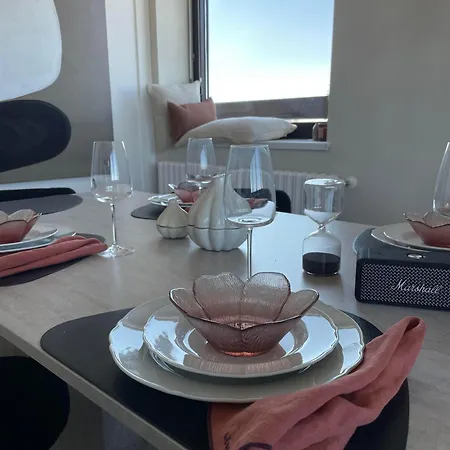 Panorama View Design Apts In Old Town - Free Parking Daire Bratislava