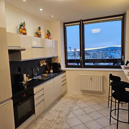 Panorama View Design Apts In Old Town - Free Parking Bratislava