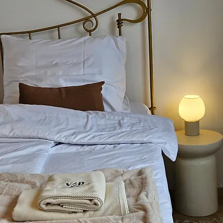 Panorama View Design Apts In Old Town - Free Parking Daire