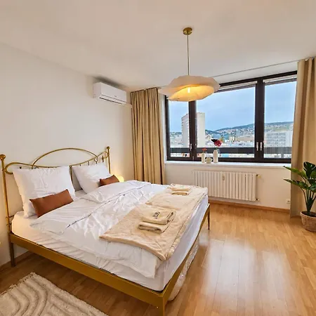 Panorama View Design Apts In Old Town - Free Parking * Bratislava