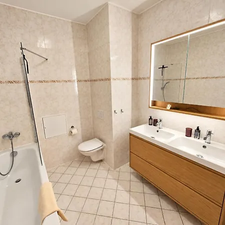 Panorama View Design Apts In Old Town - Free Parking Bratislava