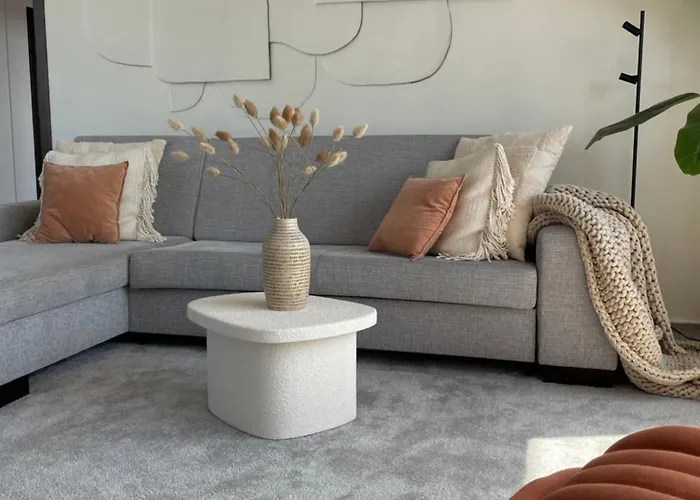 Panorama View Design Apts In Old Town - Free Parking *