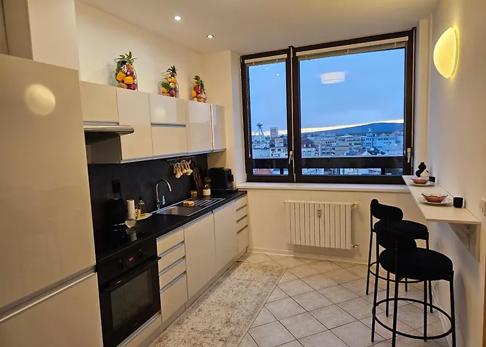Panorama View Design Apts In Old Town - Free Parking ブラチスラヴァ
