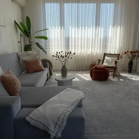 Panorama View Design Apts In Old Town - Free Parking