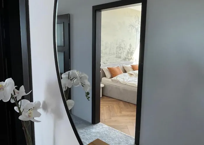 Panorama View Design Apts In Old Town - Free Parking