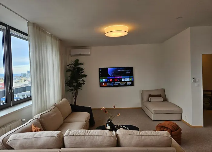 Panorama View Design Apts In Old Town - Free Parking Apartament