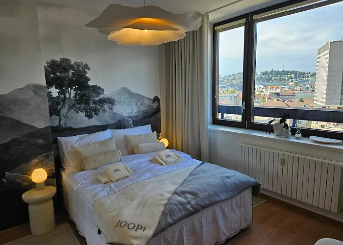 Panorama View Design Apts In Old Town - Free Parking *