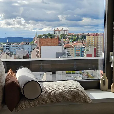 Panorama View Design Apts In Old Town - Free Parking * 布拉迪斯拉发