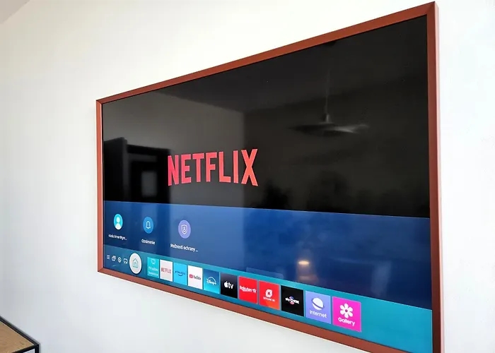 Panorama View Design Apts In Old Town - Free Parking *